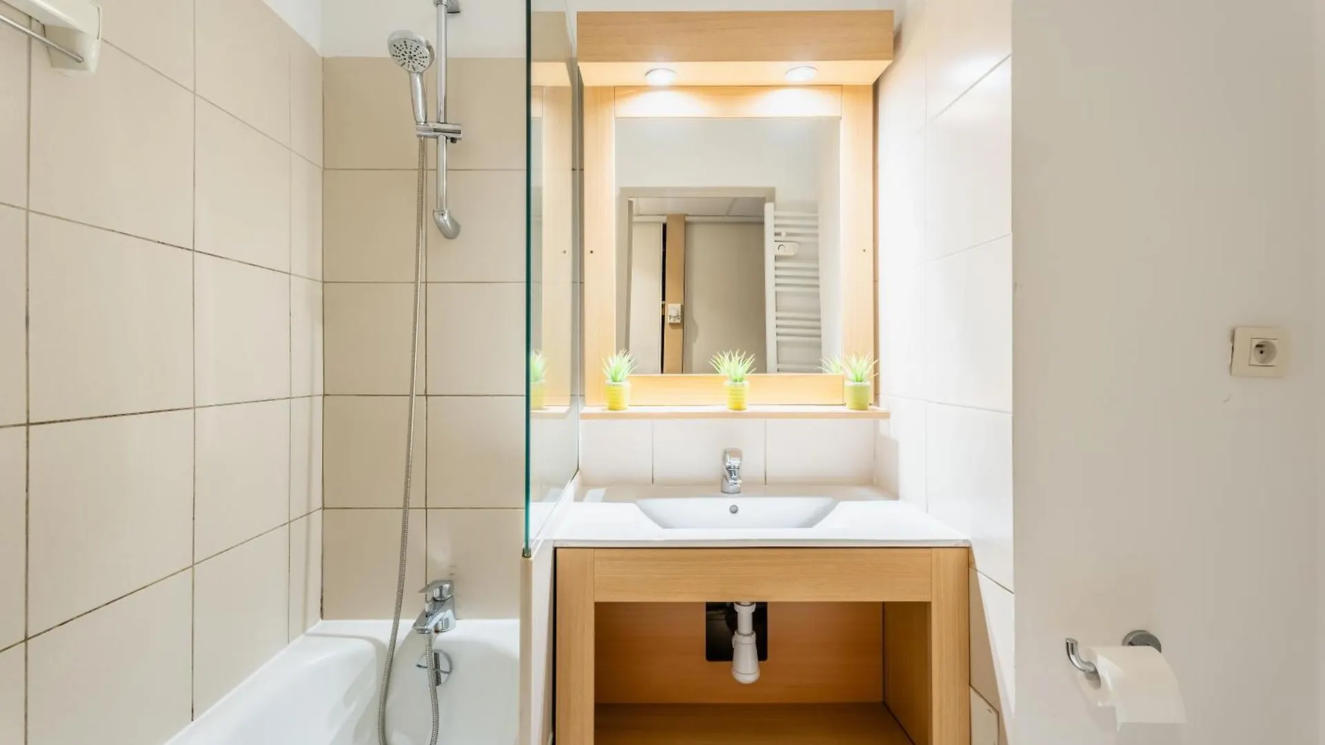 Bord De Mer! Studio Terrasse ,Prado Plage Марсель Апарт-отель