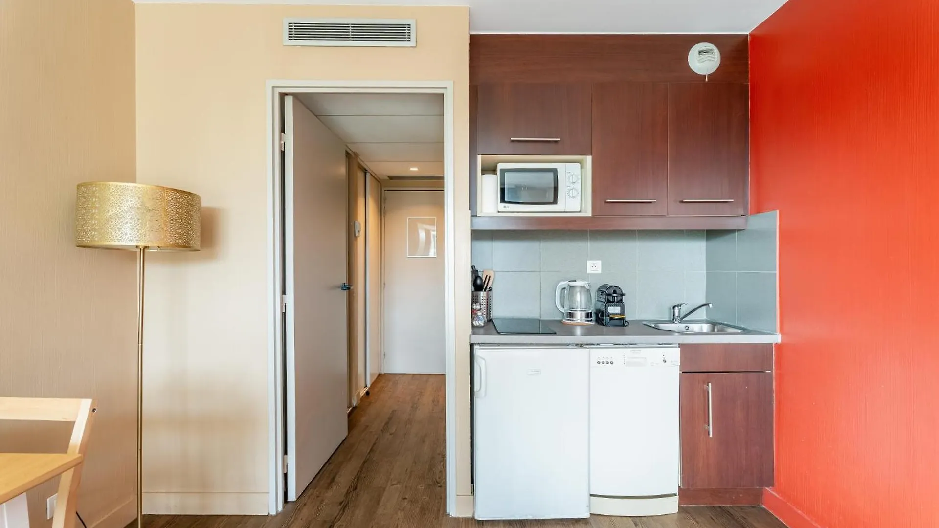 Апарт-отель Bord De Mer! Studio Terrasse ,Prado Plage Марсель Франция